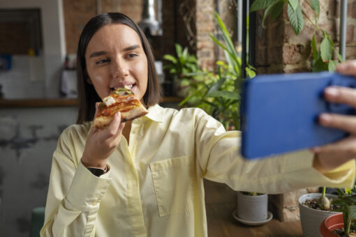 Influenciadores gastronômicos: vale a pena para o seu delivery? Influenciadores gastronômicos: vale a pena para o seu delivery?